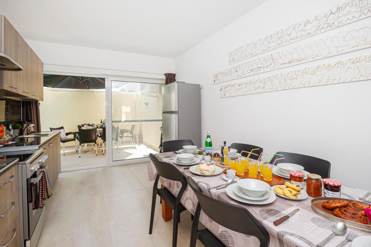 Summer Breeze 3 Bedroom Family Maisonette With Sunny Terrace In Mellieha - By Getawaysmalta Eksteriør billede