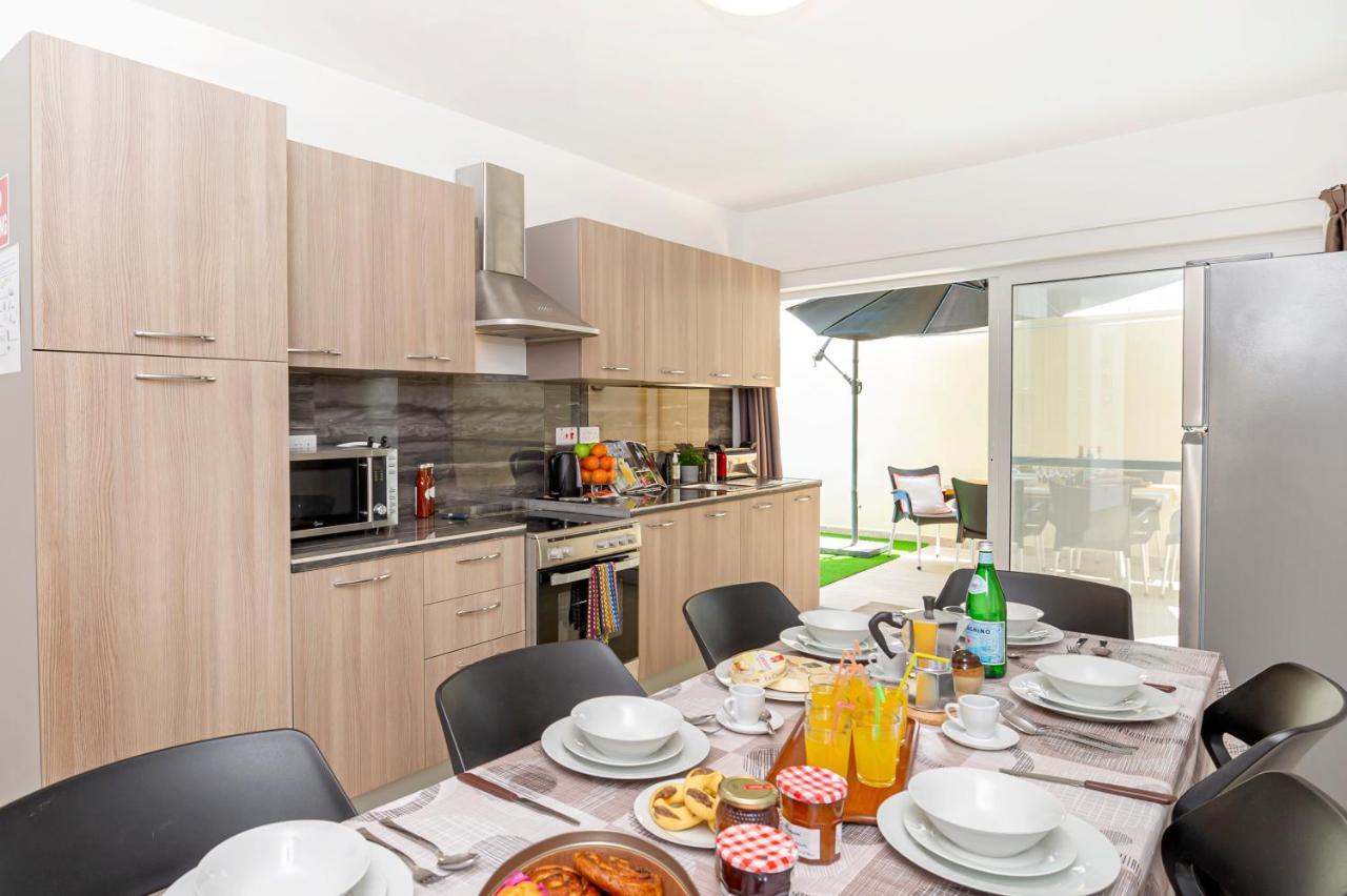 Summer Breeze 3 Bedroom Family Maisonette With Sunny Terrace In Mellieha - By Getawaysmalta Eksteriør billede
