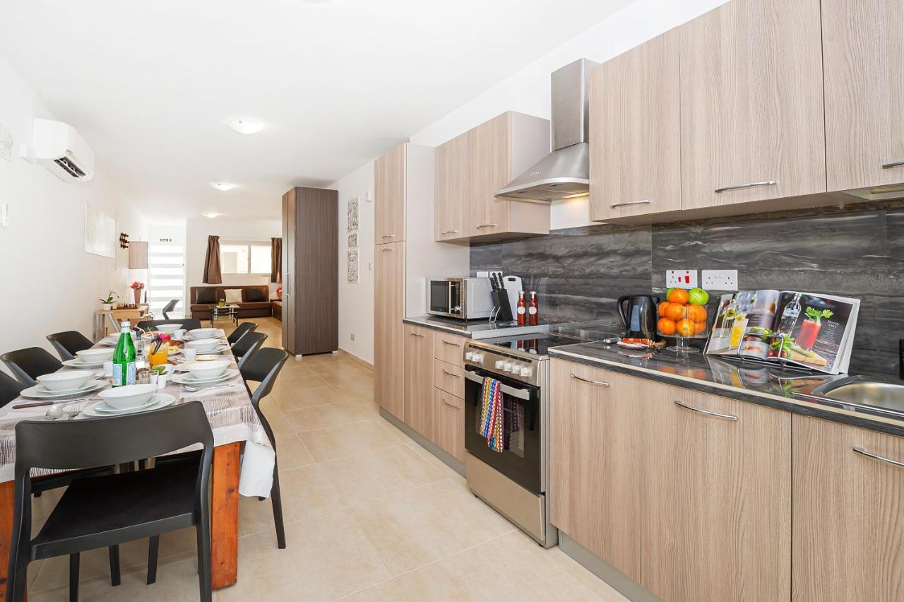 Summer Breeze 3 Bedroom Family Maisonette With Sunny Terrace In Mellieha - By Getawaysmalta Eksteriør billede
