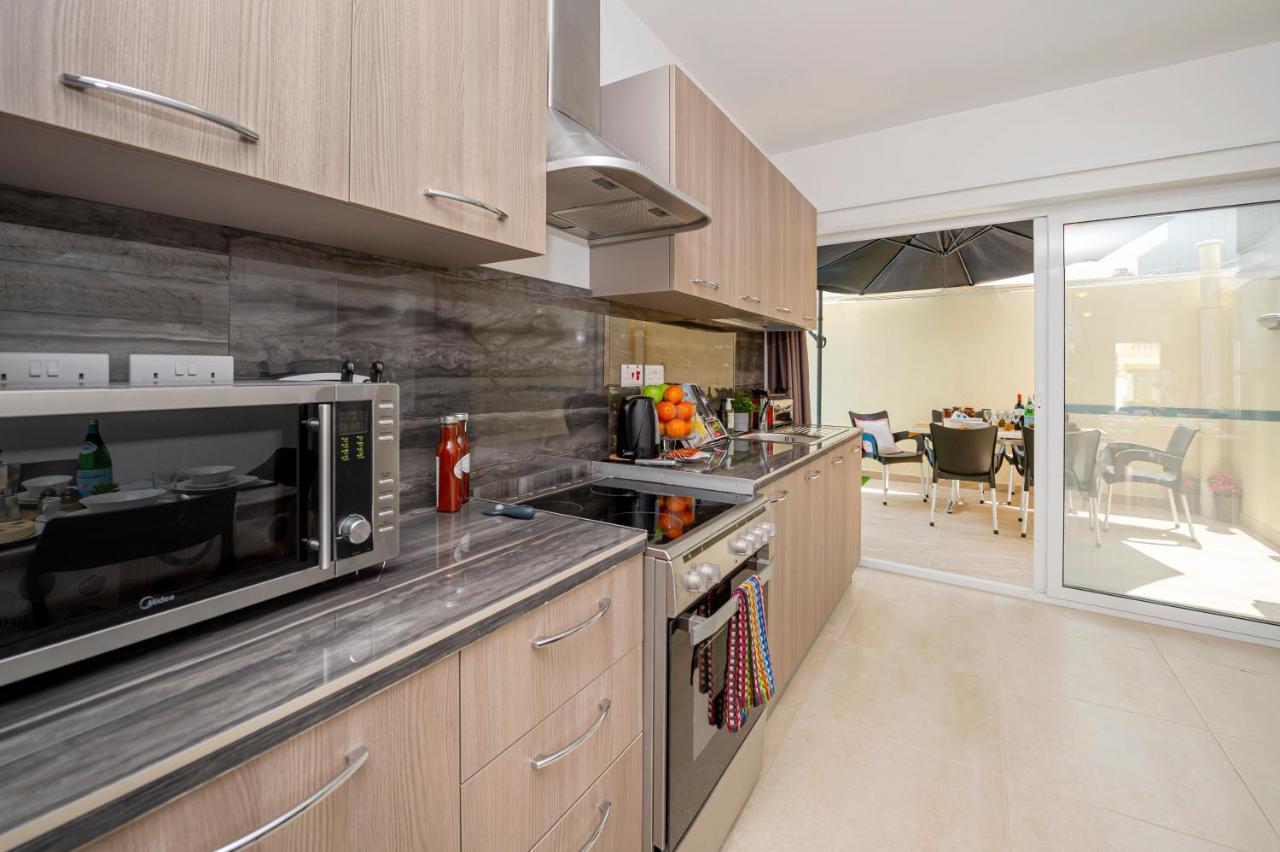 Summer Breeze 3 Bedroom Family Maisonette With Sunny Terrace In Mellieha - By Getawaysmalta Eksteriør billede